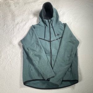 Nike track suit jacket in sage green. Hardly worn. Size medium.